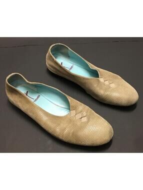 Thierry Rabotin Women’s Beige Suede Shoes Loafers Italy sz 7.5 / 8